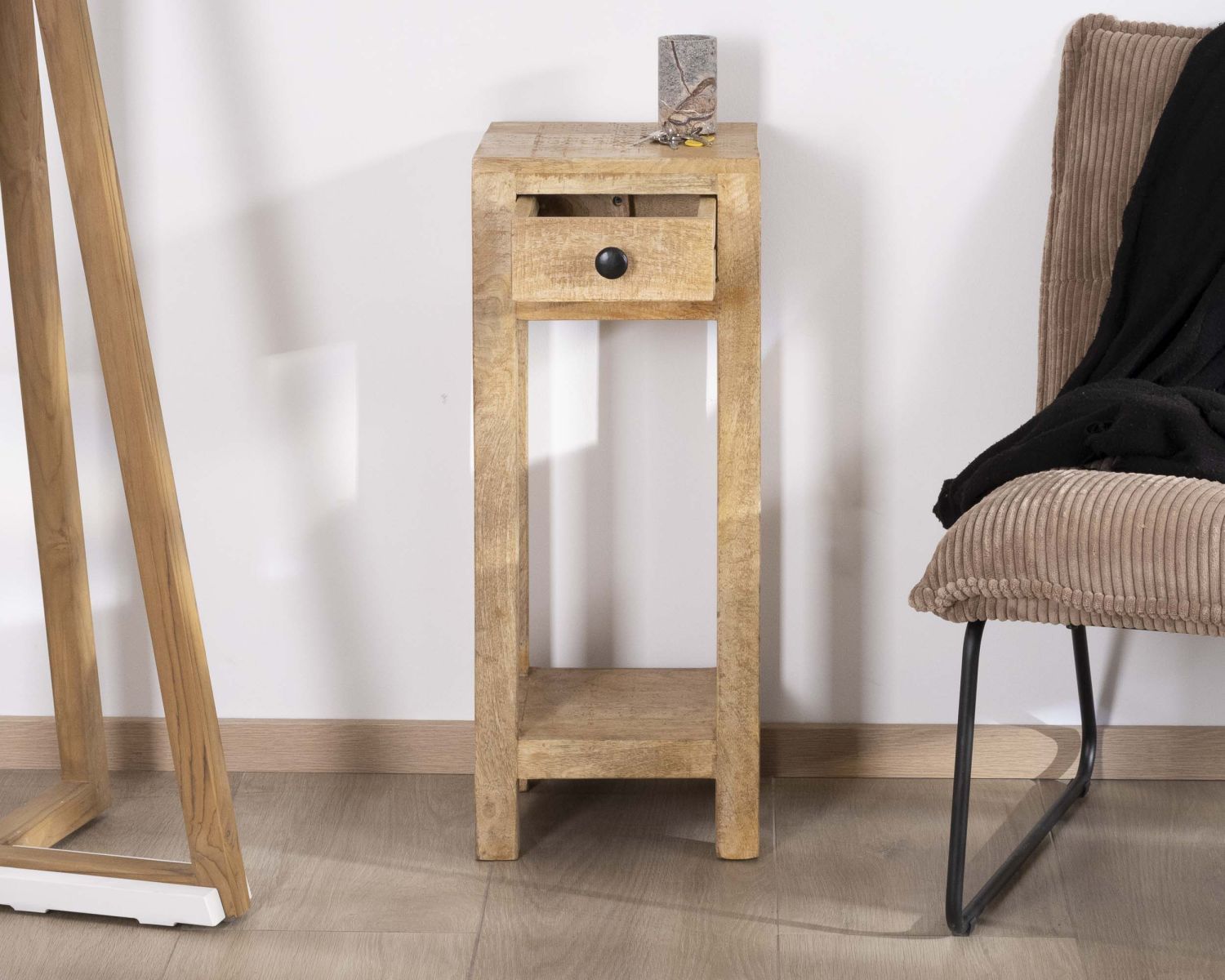 Table de chevet haute ou sellette avec 1 tiroir "Manoha" en manguier H 70 cm