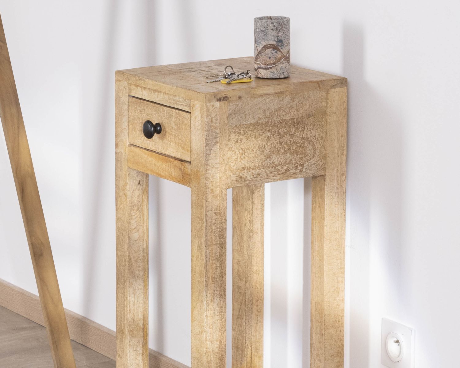 Table de chevet haute ou sellette avec 1 tiroir "Manoha" en manguier H 70 cm