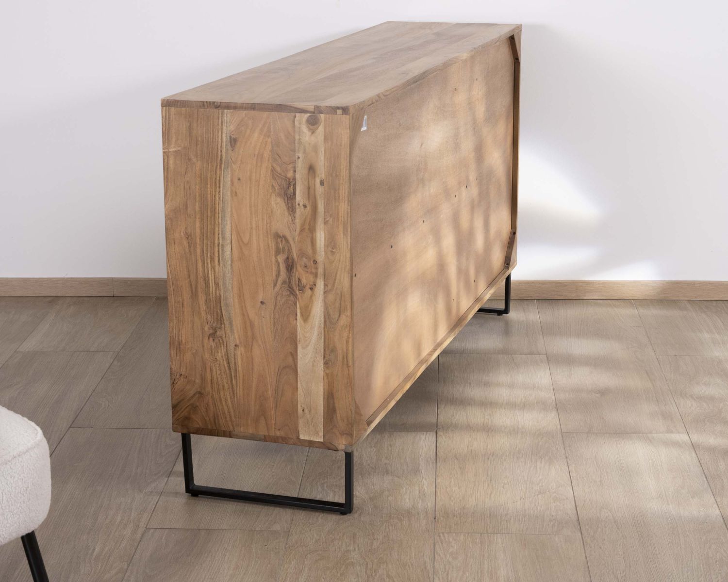 Buffet industriel 160 cm en acacia "Baltik" avec portes, tiroirs et niches