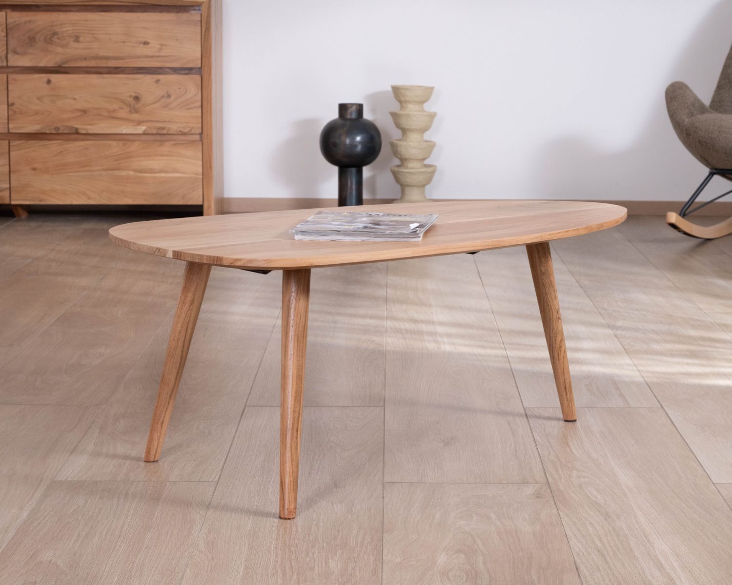 Table basse forme bateau style scandinave "Voluto" 110 cm en acacia massif