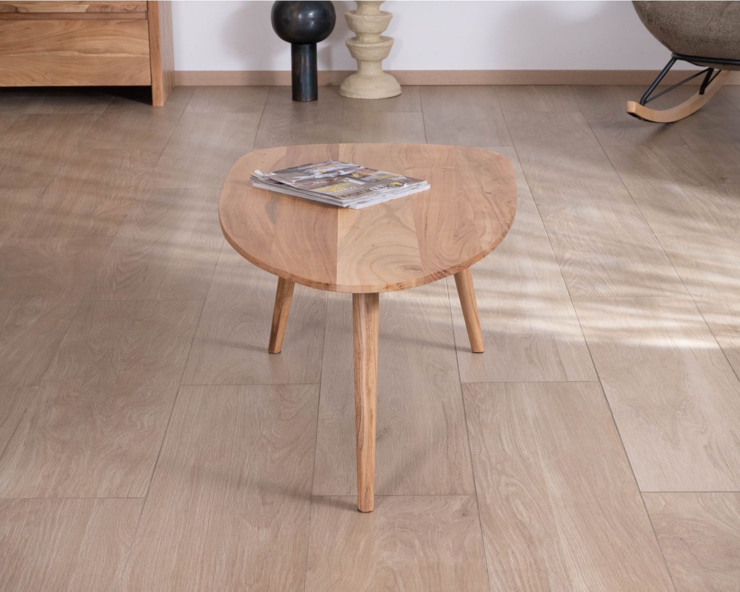 Table basse forme bateau style scandinave "Voluto" 110 cm en acacia massif