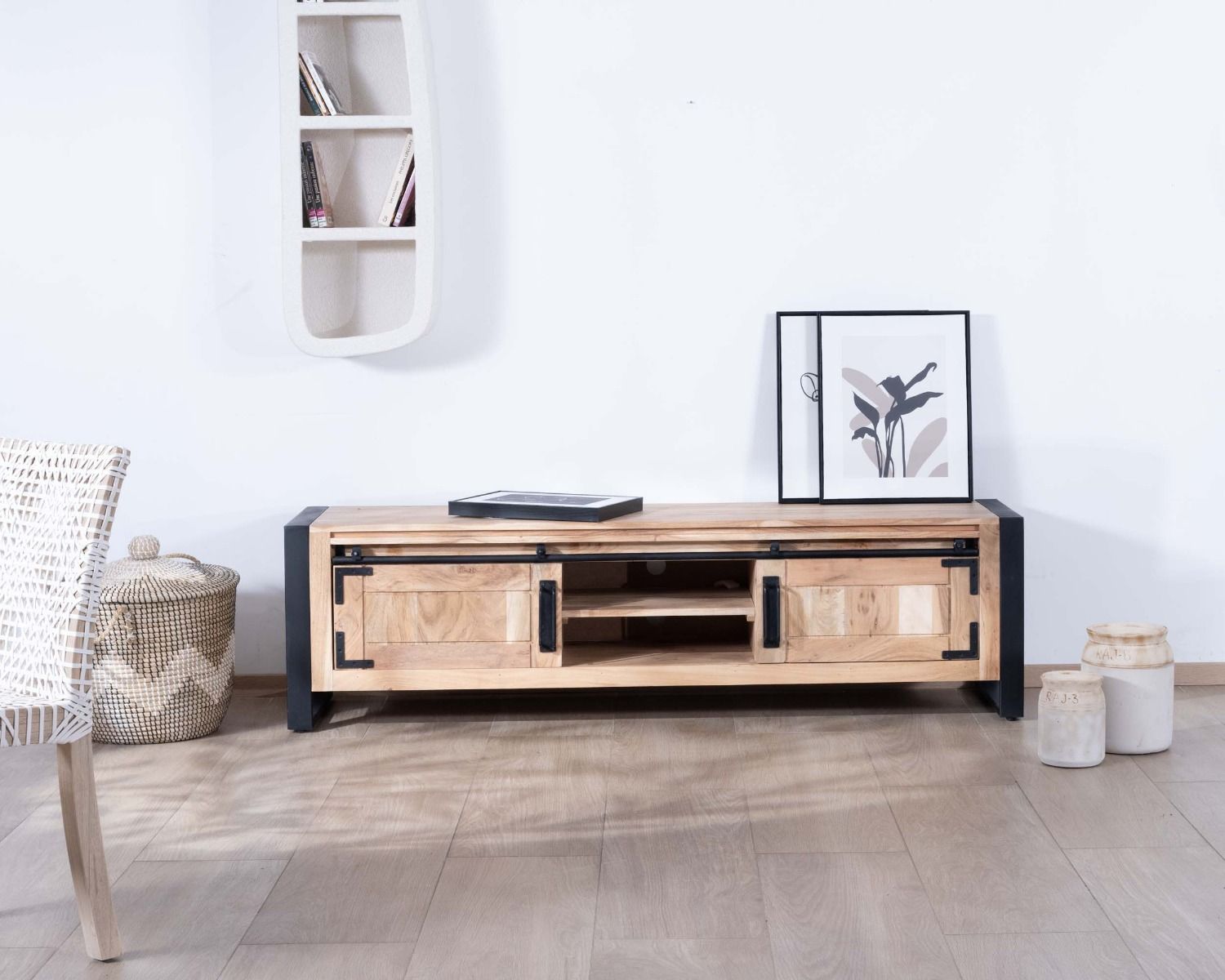 Meuble TV industriel 180 cm bois et métal 2 portes 2 niches "Montréal"