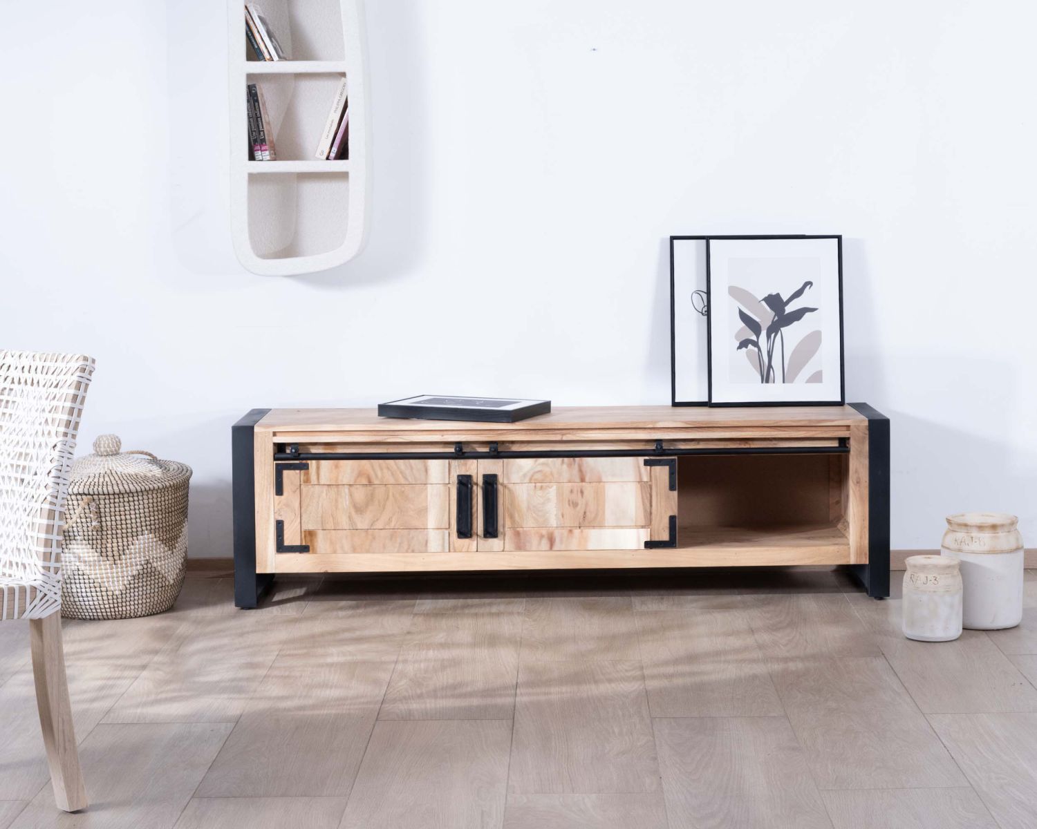 Meuble TV industriel 180 cm bois et métal 2 portes 2 niches "Montréal"