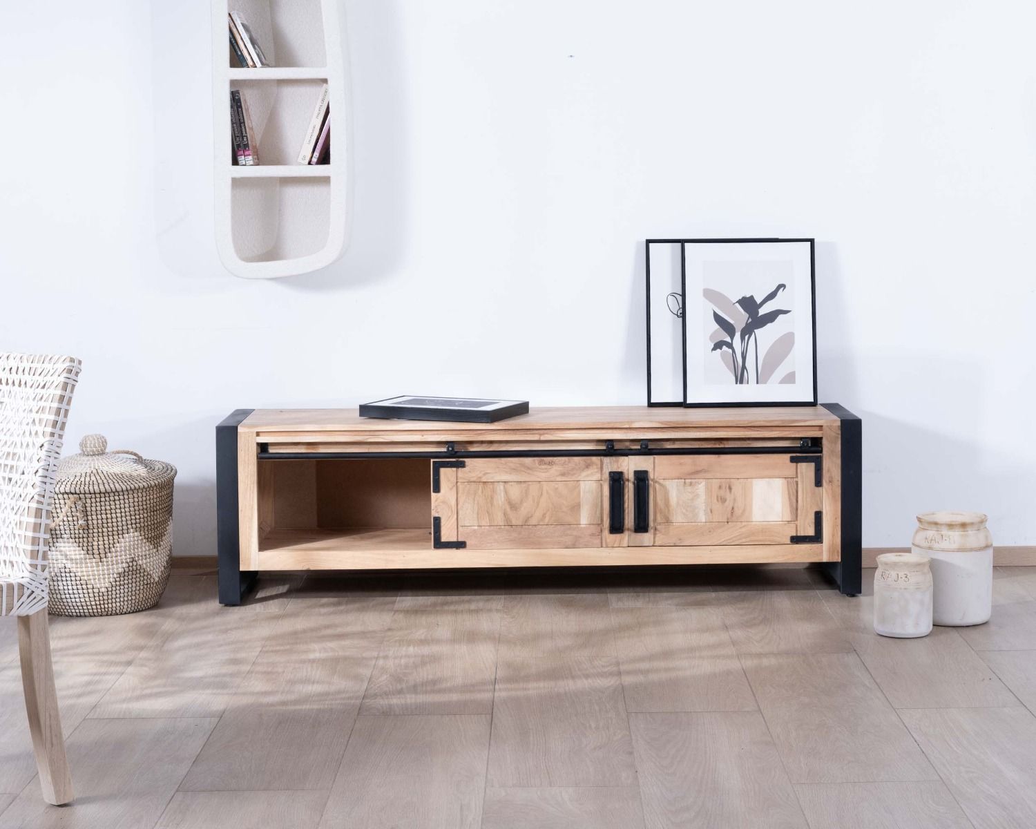 Meuble TV industriel 180 cm bois et métal 2 portes 2 niches "Montréal"