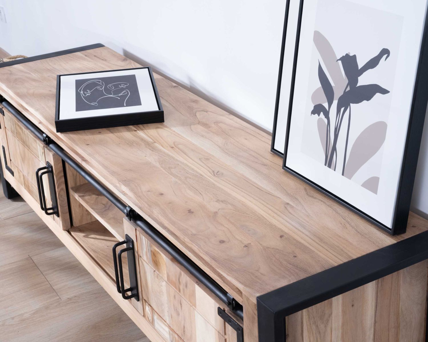 Meuble TV industriel 180 cm bois et métal 2 portes 2 niches "Montréal"