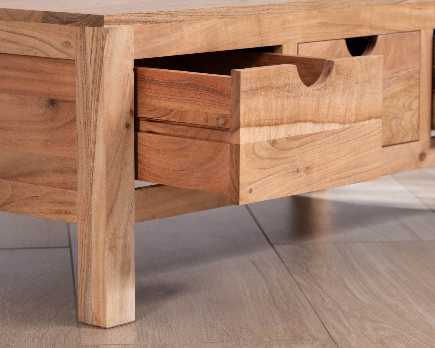 Table basse rectangulaire en acacia massif " Nüma" 100 cm avec tiroirs