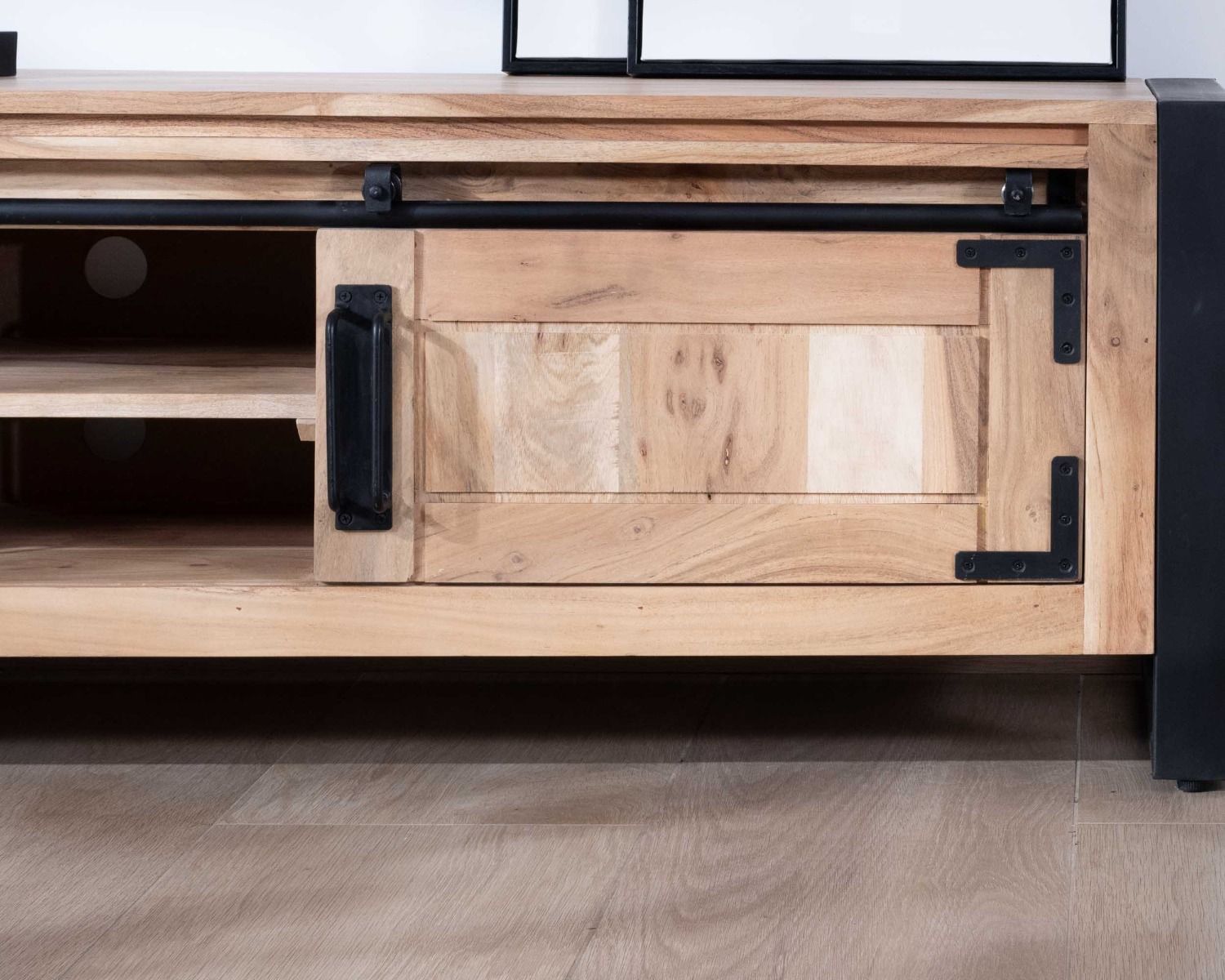 Meuble TV industriel 180 cm bois et métal 2 portes 2 niches "Montréal"