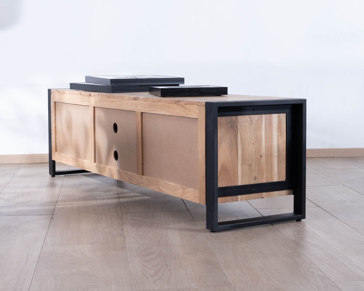 Meuble TV industriel 180 cm bois et métal 2 portes 2 niches "Montréal"