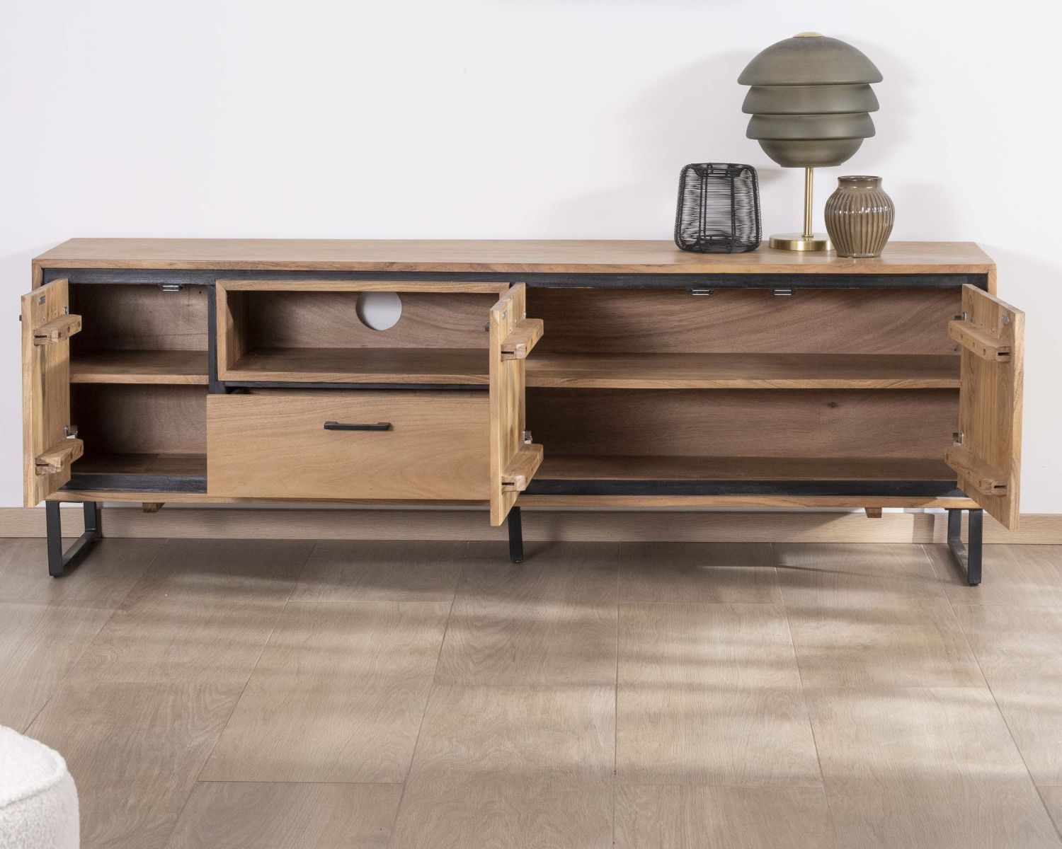 Meuble télé industriel en acacia 180 cm "Baltik"