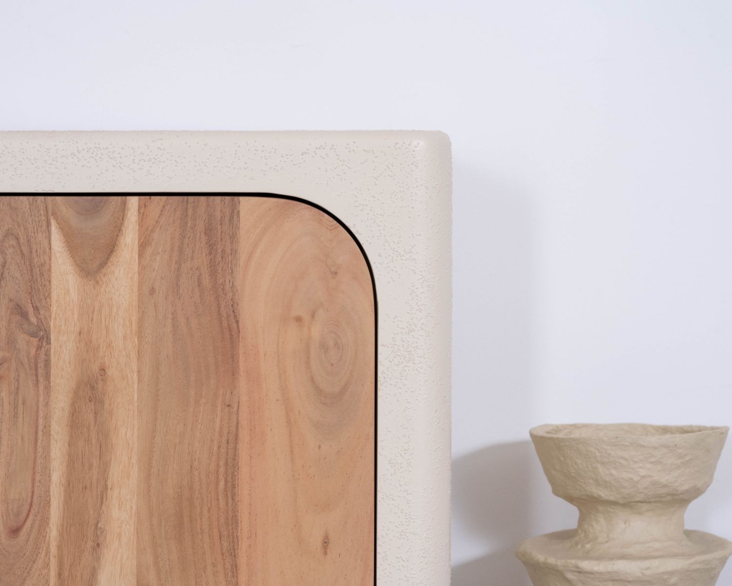 Grand buffet bas 4 portes style organique et contemporain "Miona"