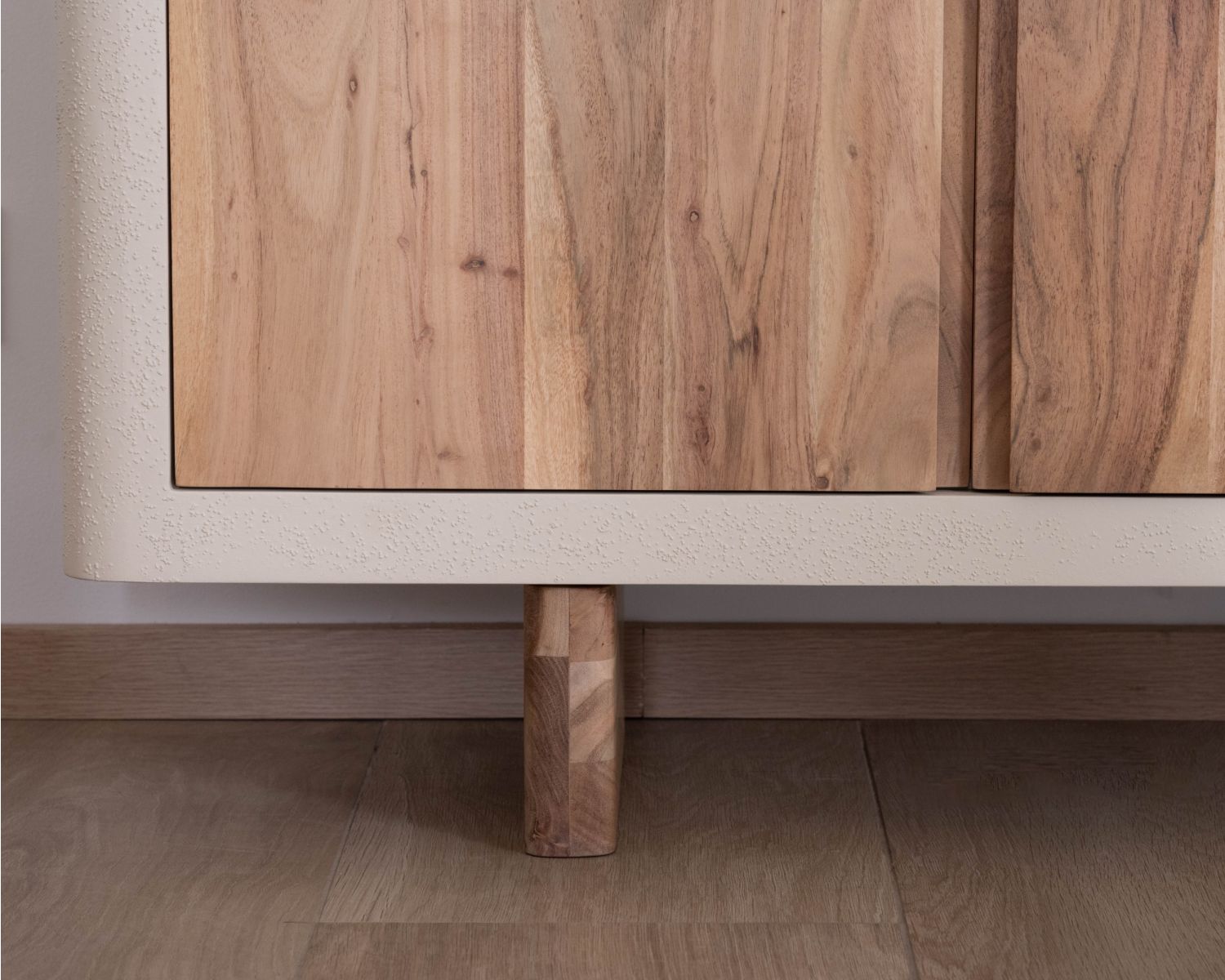 Grand buffet bas 4 portes style organique et contemporain "Miona"