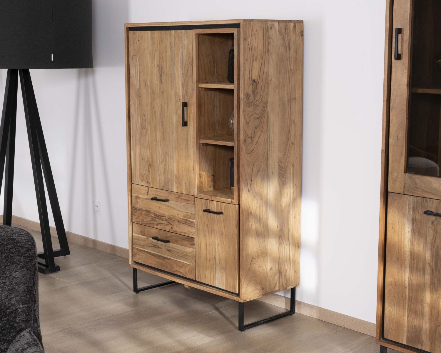 Petit vaisselier en acacia avec portes, niches et tiroirs "Baltik" style industriel