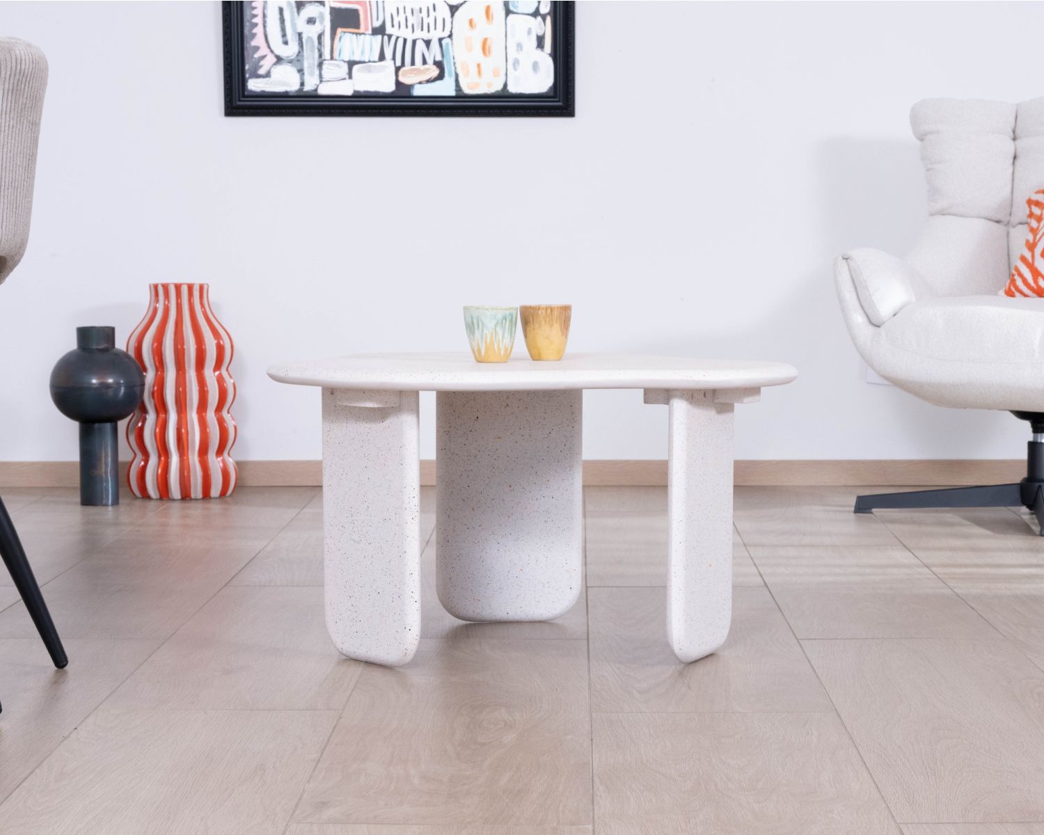 Table basse forme organique aspect terrazzo "Naura"