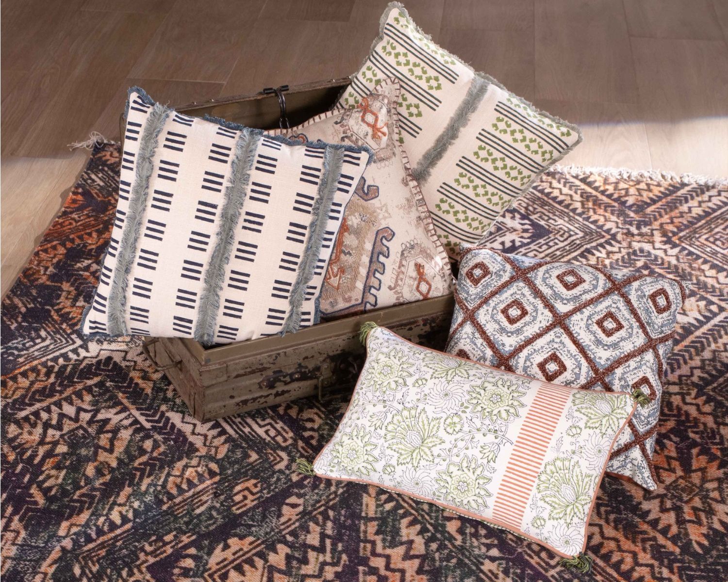 Coussin imprimé motif ethnique "Foreign" coton flammé 45x45 cm