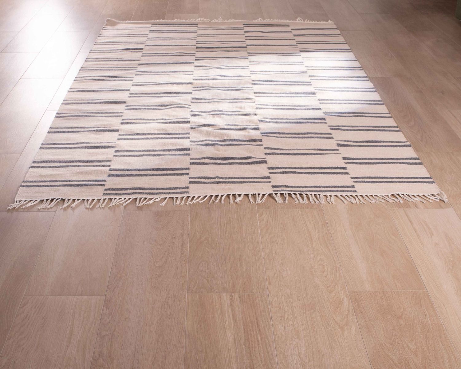 Tapis rectangulaire blanc avec franges et rayures bleues "Ethnic" 120x180 cm