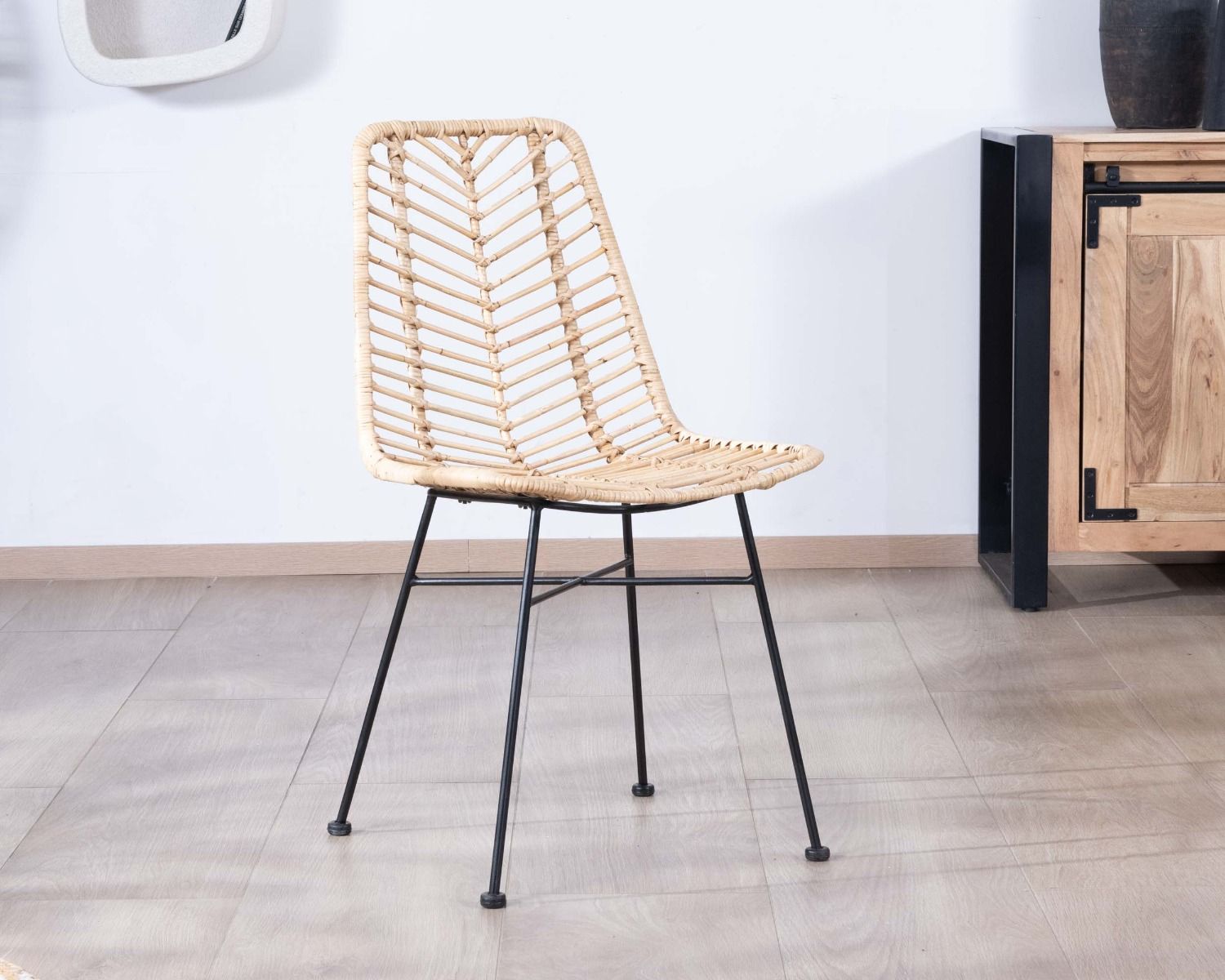 Chaise de repas en rotin et pieds métal "Coco"