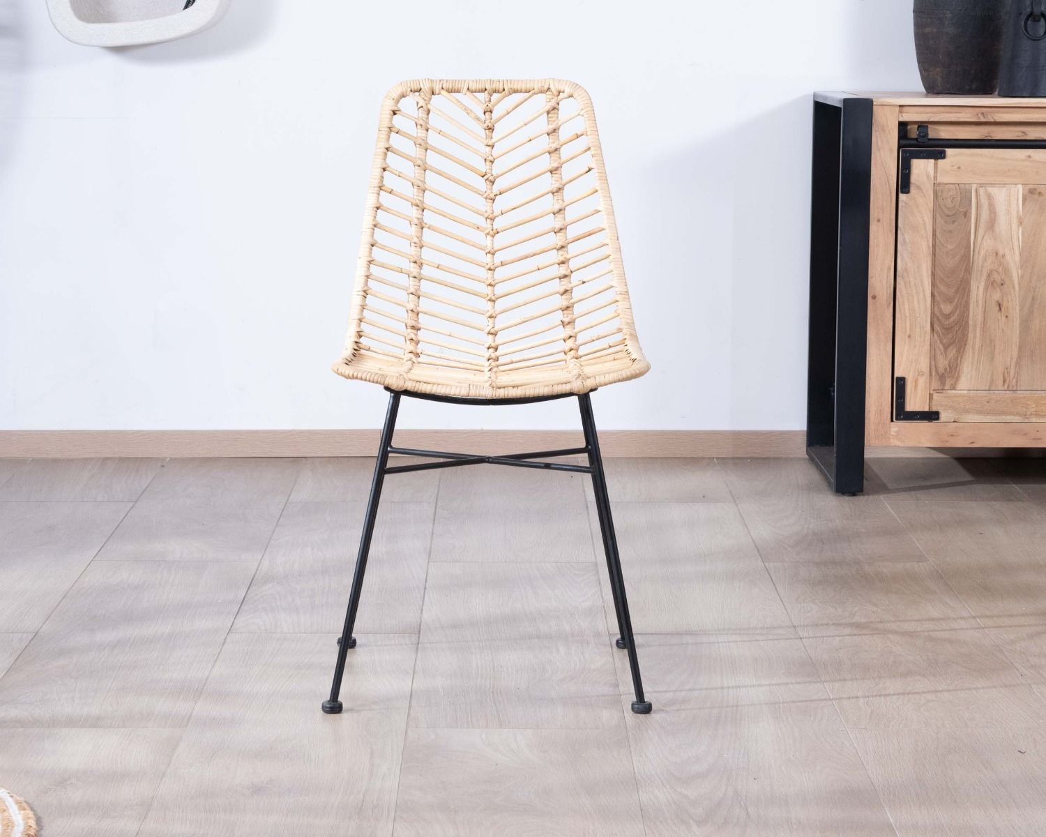 Chaise de repas en rotin et pieds métal "Coco"