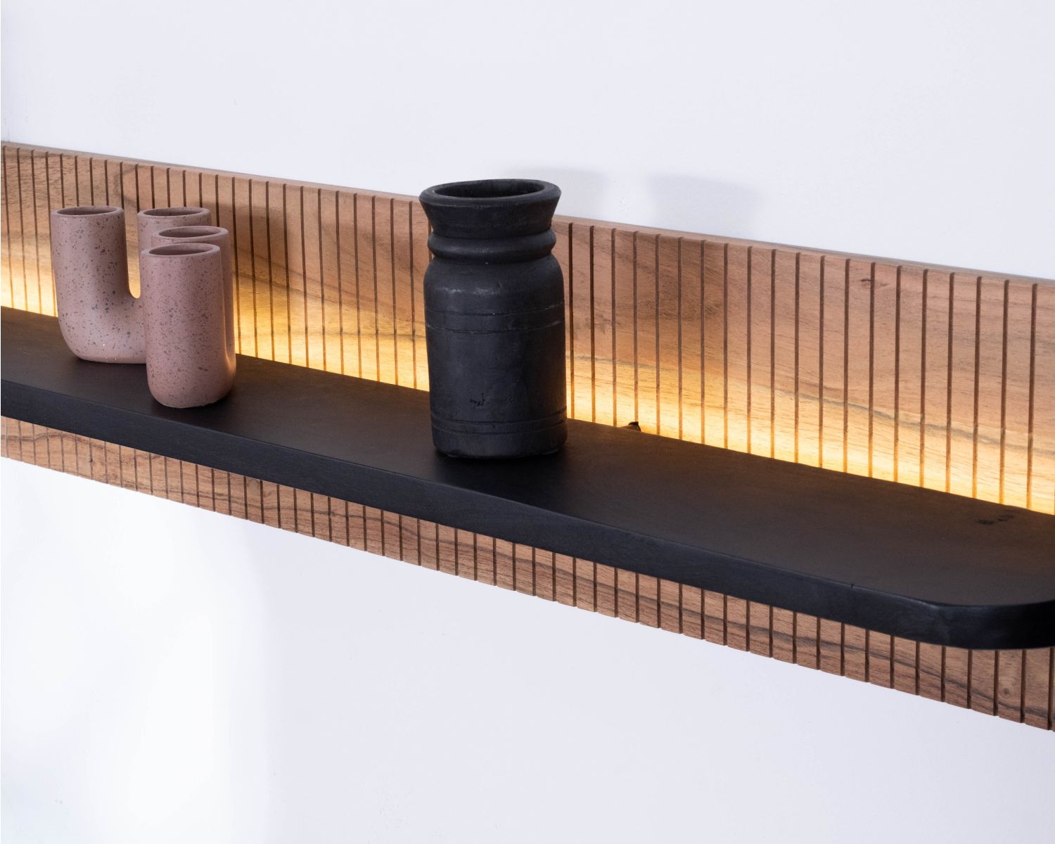 Etagère murale en acacia avec éclairage LED "Bopee"