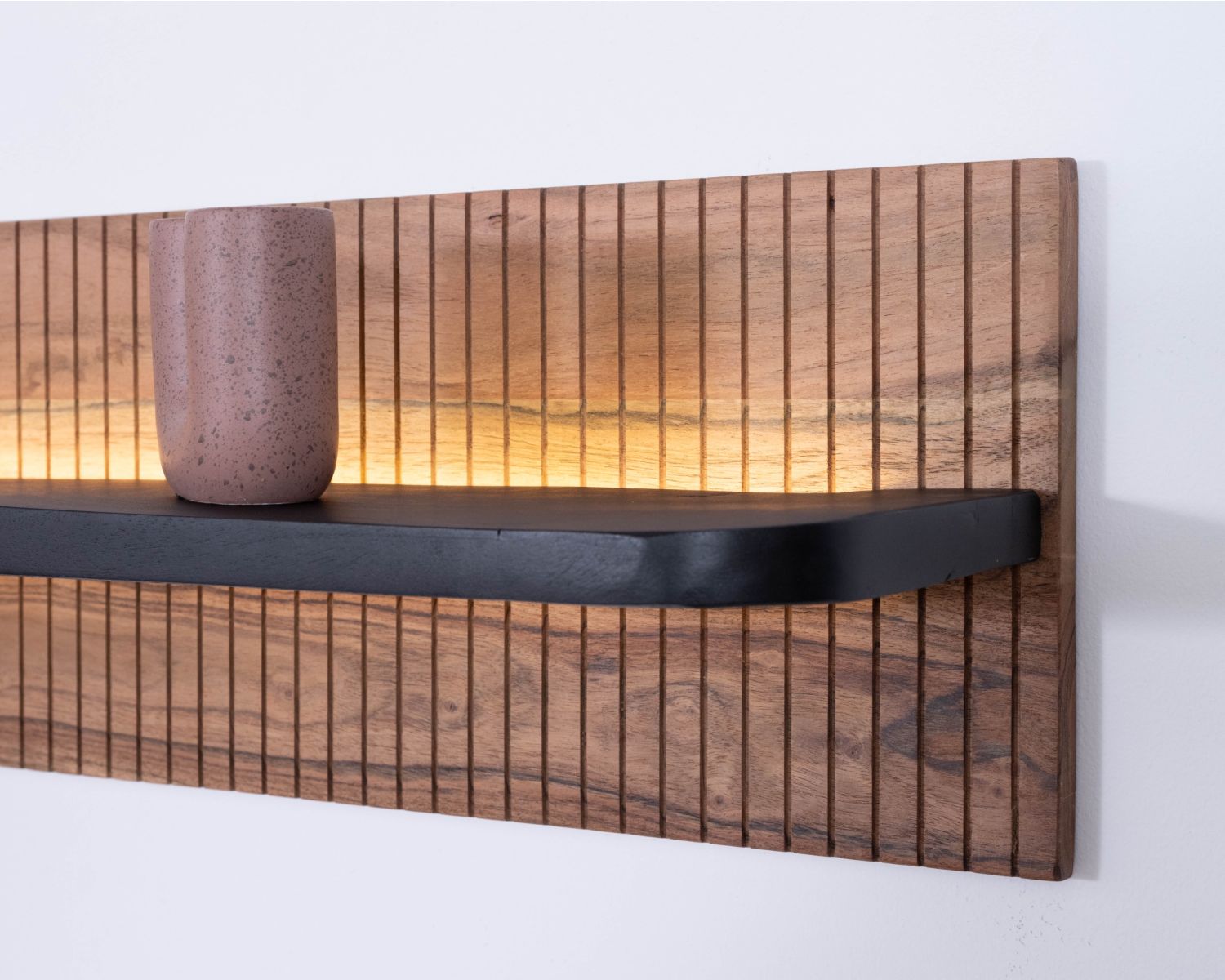 Etagère murale en acacia avec éclairage LED "Bopee"