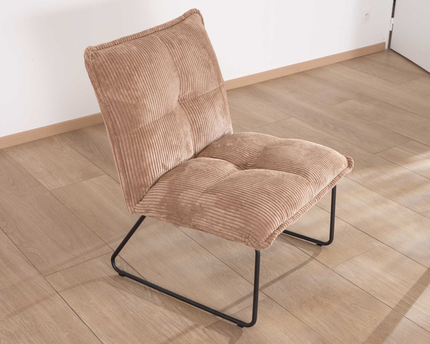 Lot de 2 fauteuils sans accoudoirs en velours côtelé camel "Calvin"