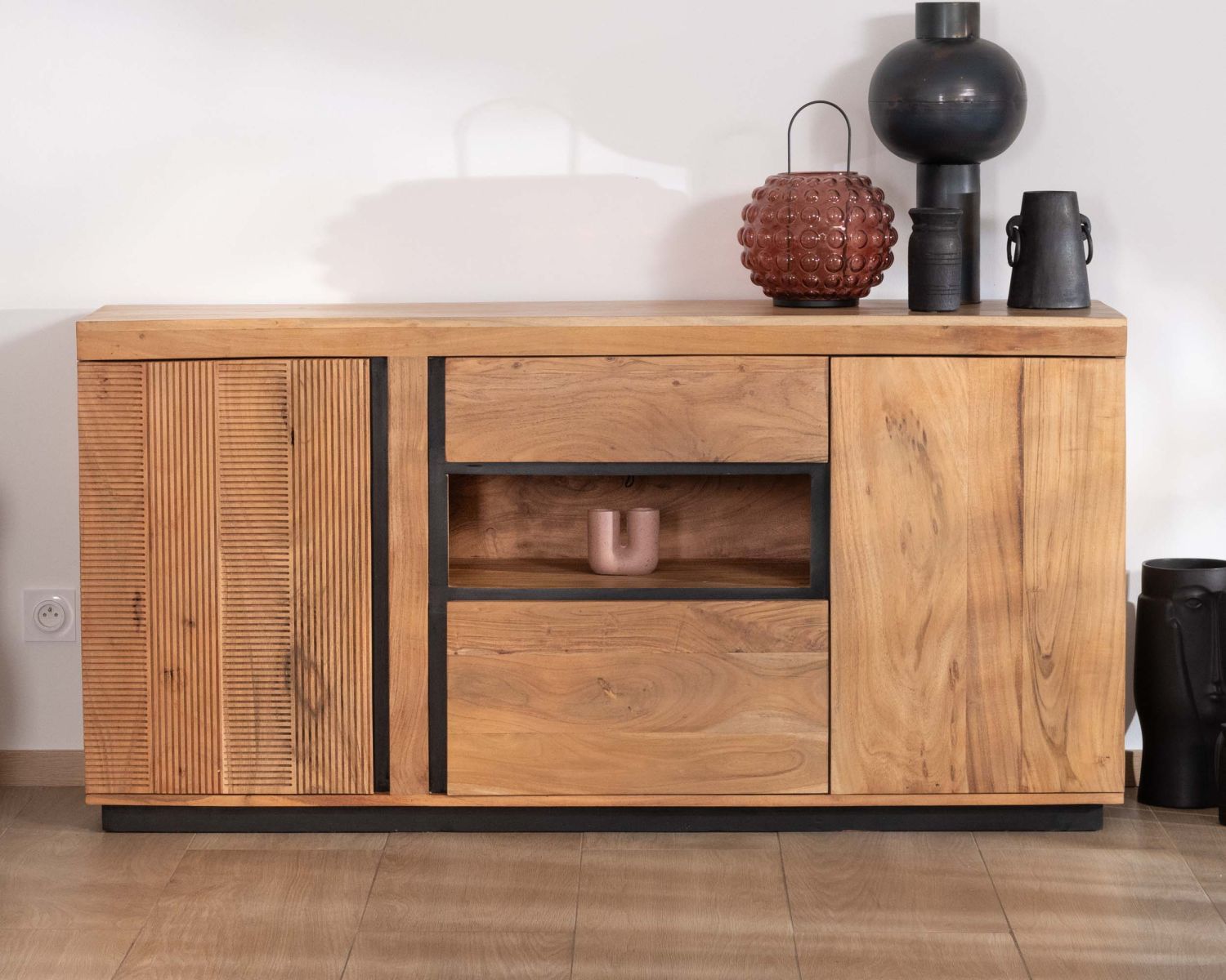 Buffet ultra contemporain avec niche éclairage LED "Lumino"