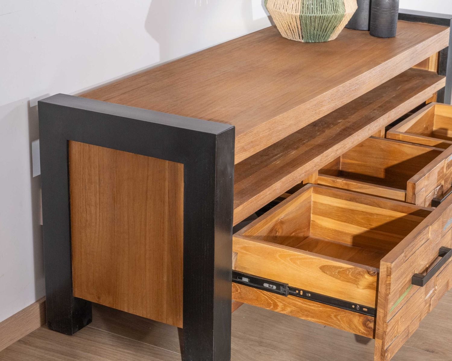 Meuble TV 150 cm en teck massif et recyclé "Clarke"