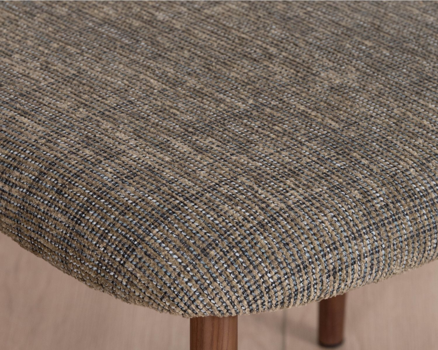 Lot de 2 chaises de repas esprit rétro en tissu tramé kaki "Arpège" pieds aspect noyer