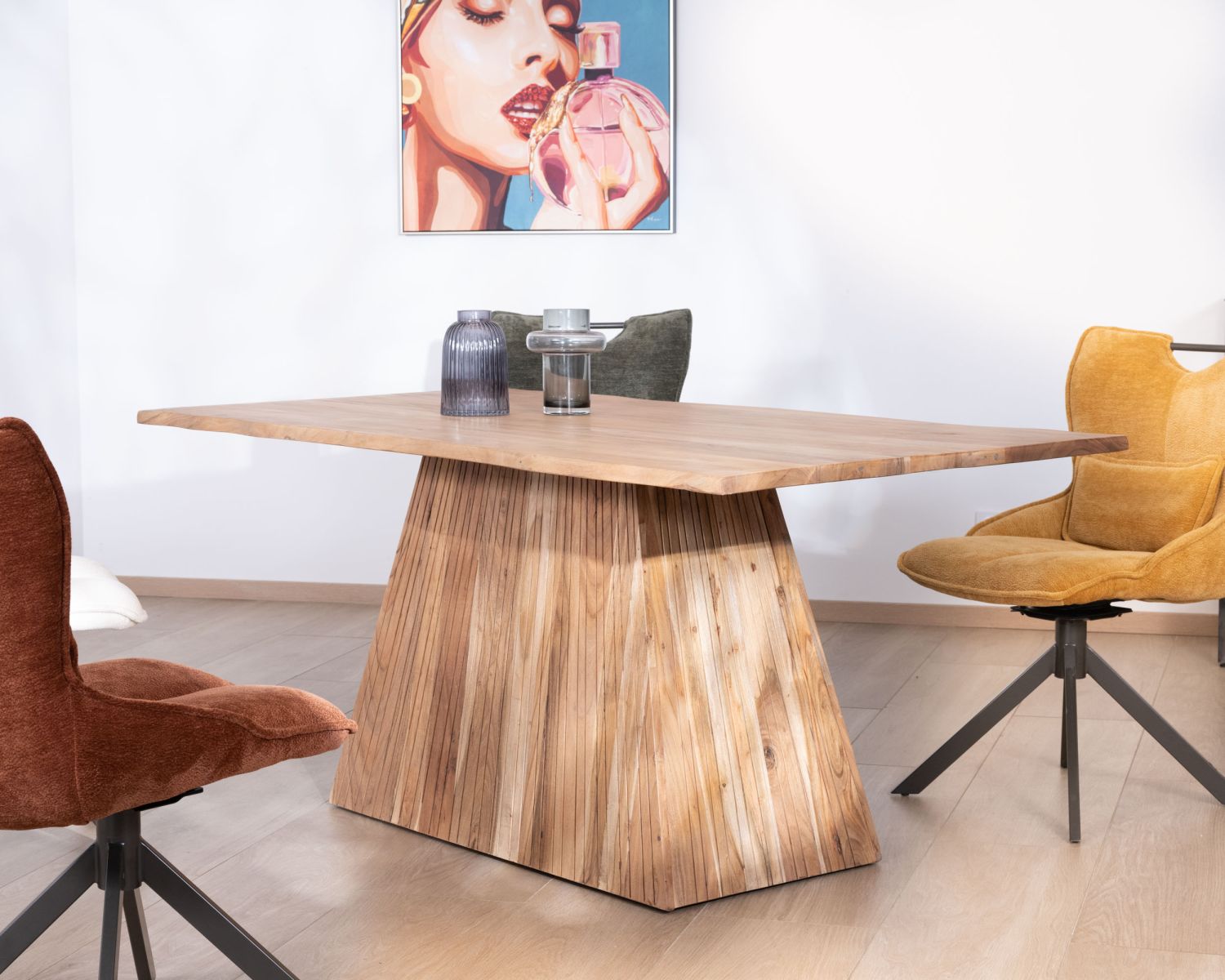 Table de repas 175 cm design "Elki" en acacia avec pied central