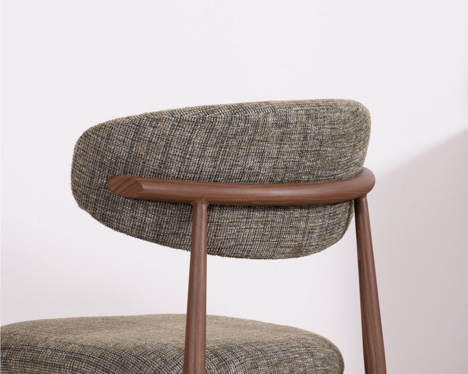 Lot de 2 chaises de repas esprit rétro en tissu tramé kaki "Arpège" pieds aspect noyer