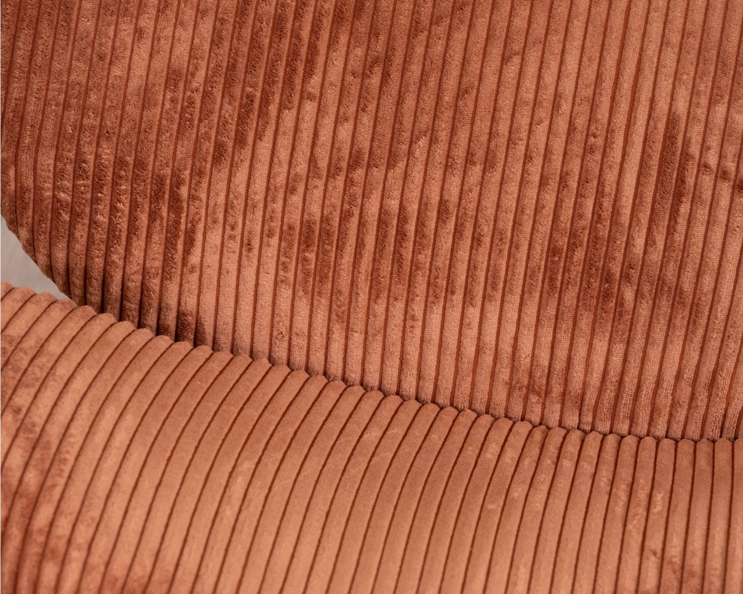 Fauteuil lounge design en velours côtelé rouille "Sonate"