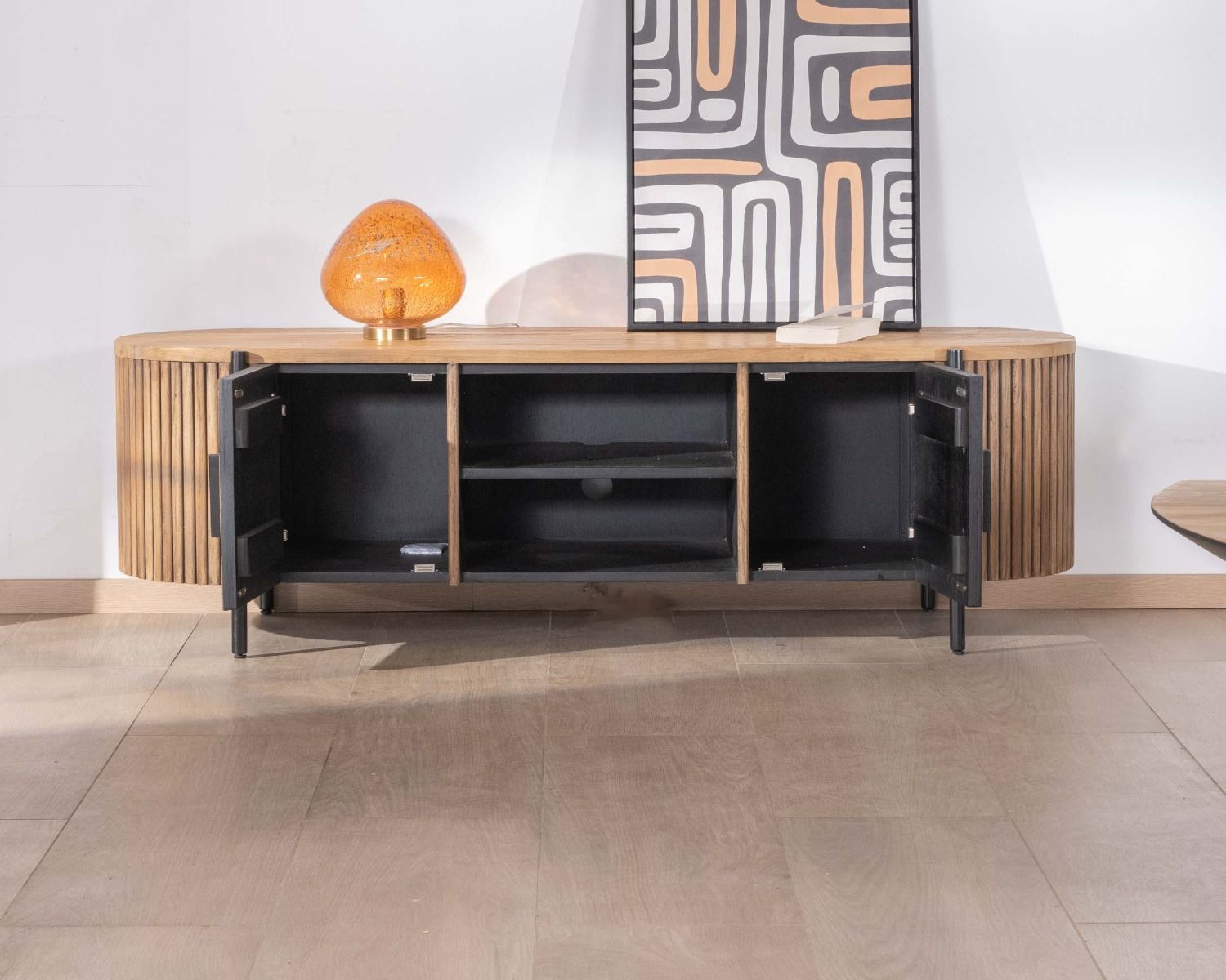 Meuble télé arrondi et façades cannelées en teck recyclé "Troms" 160 cm