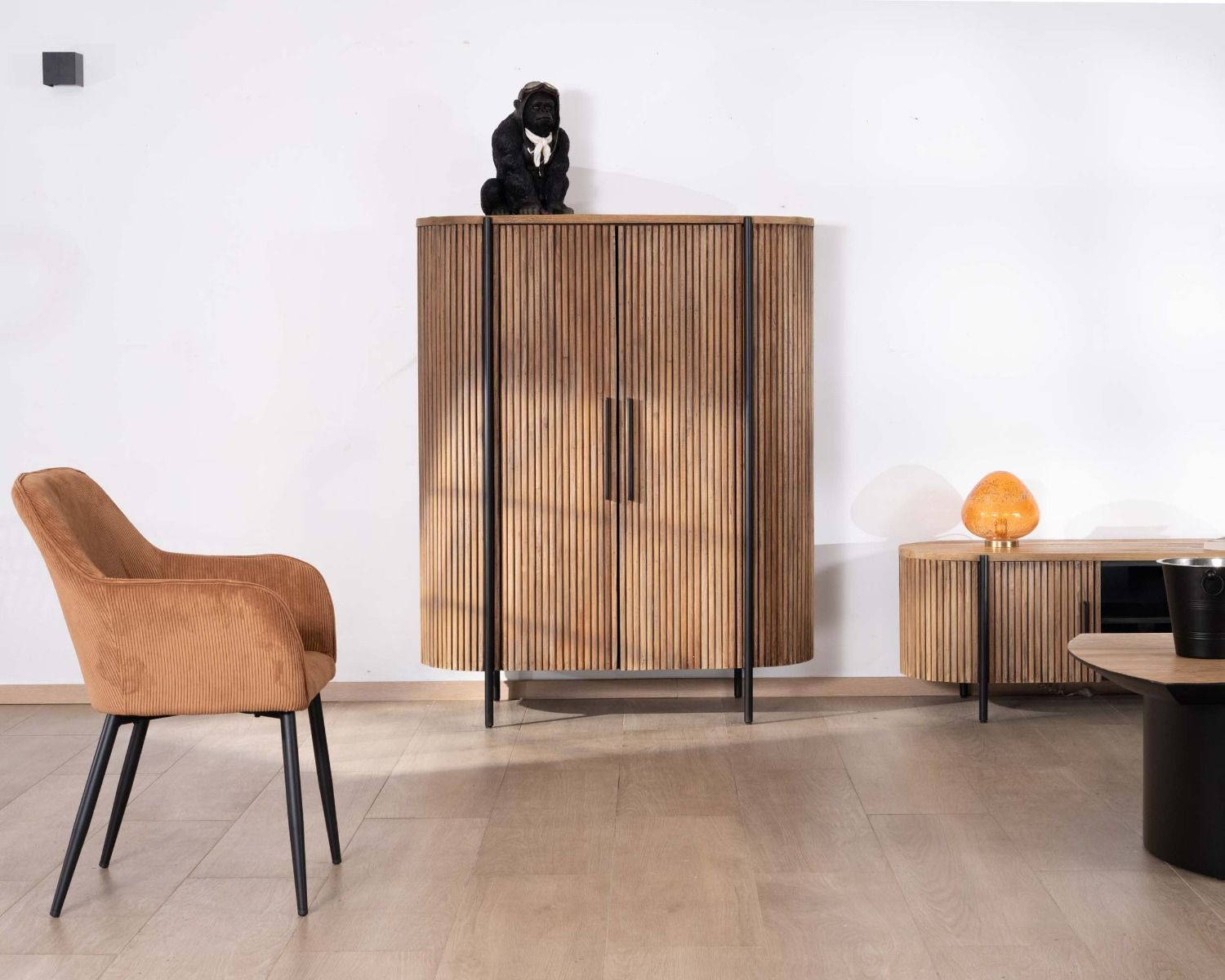 Armoirette arrondie 120 cm en bois exotiques "Troms"