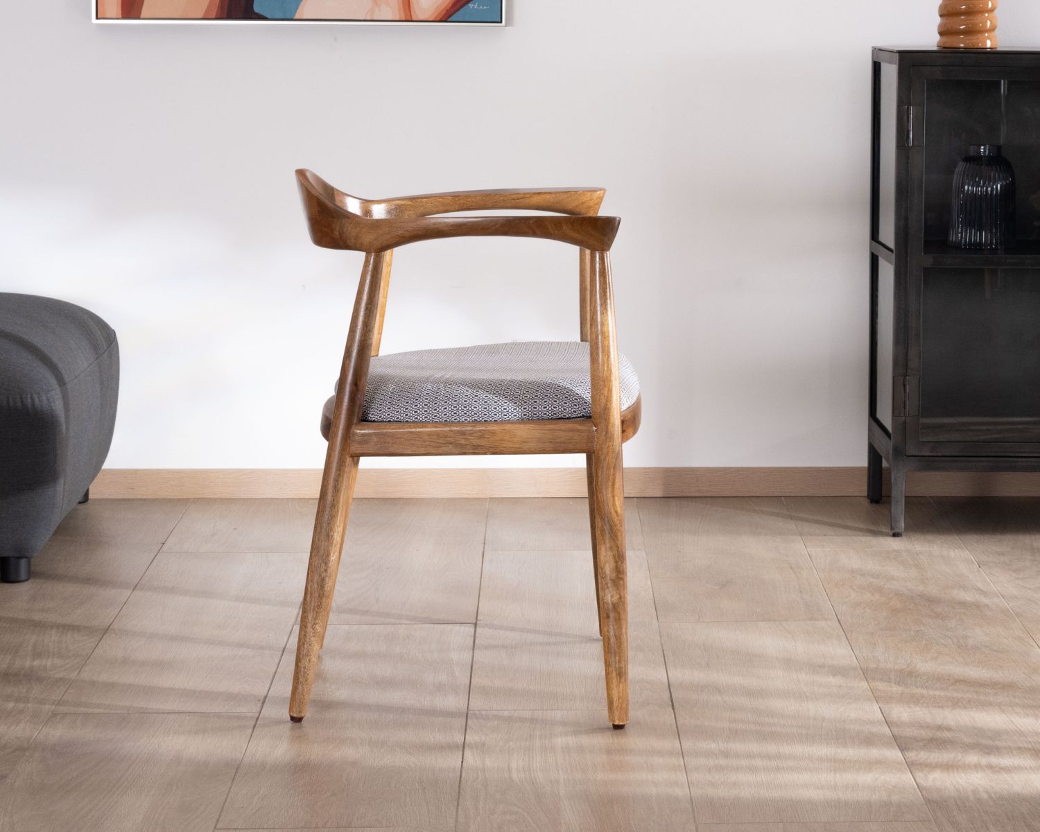 Chaise de repas design et rétro en bois avec assise rembourrée "Judith"