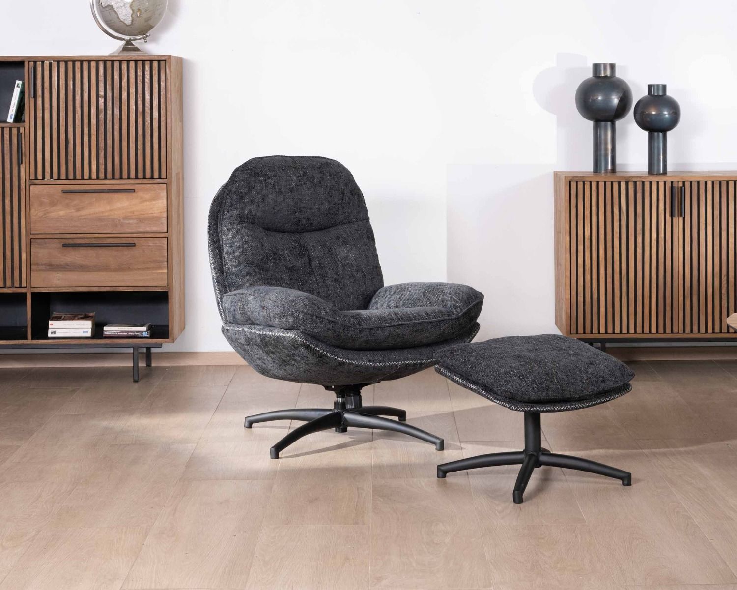 Fauteuil rétro avec pouf en tissu doux gris anthracite "Branson"