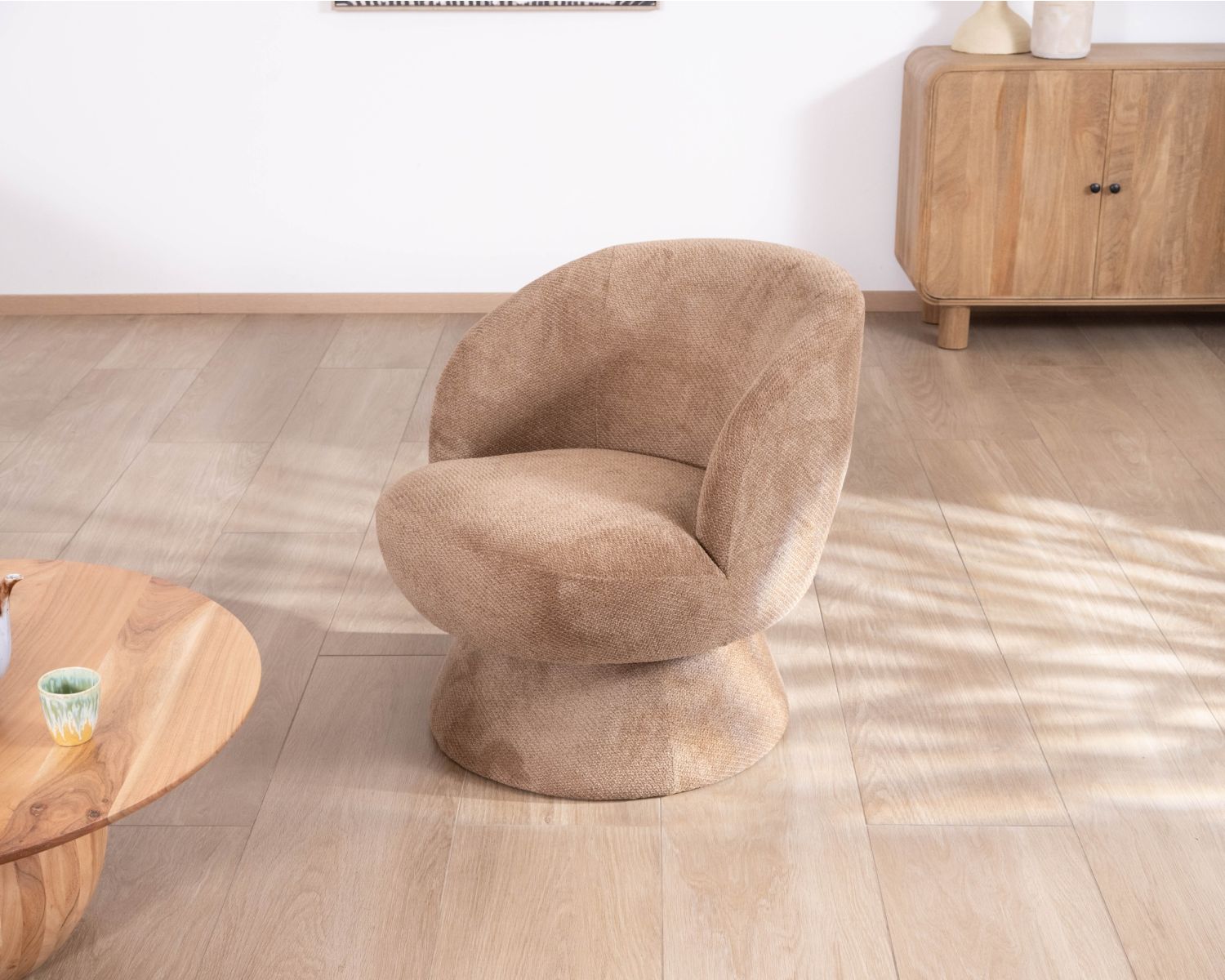 Fauteuil d'appoint tournant 360° en tissu chenillé camel "Ladoga"