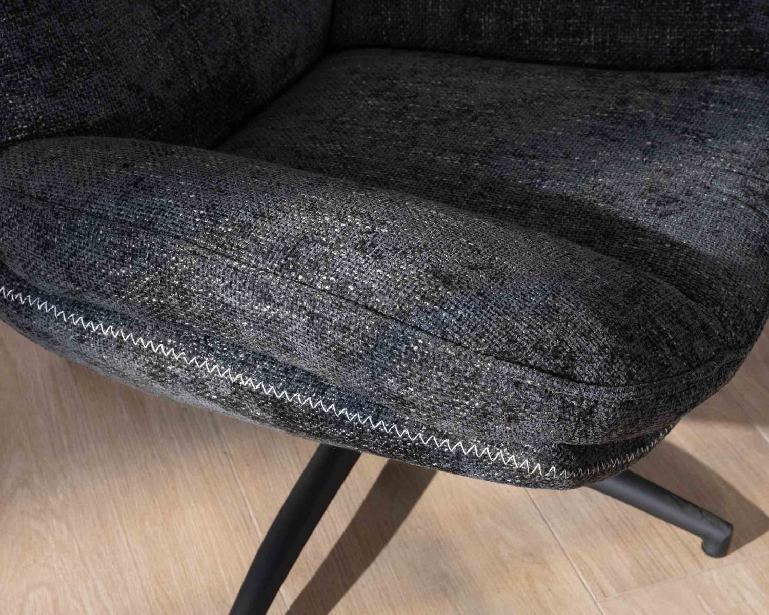 Fauteuil rétro avec pouf en tissu doux gris anthracite "Branson"