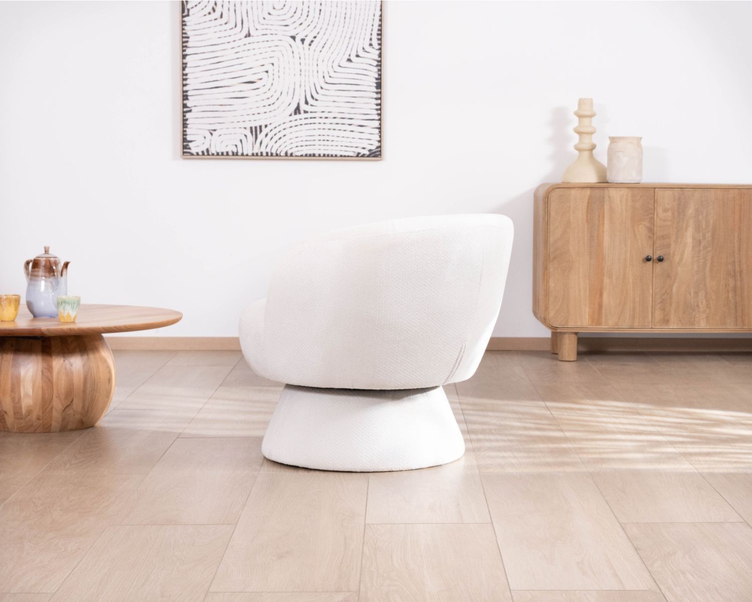 Petite chauffeuse tournante 360° en tissu chenillé blanc "Ladoga"