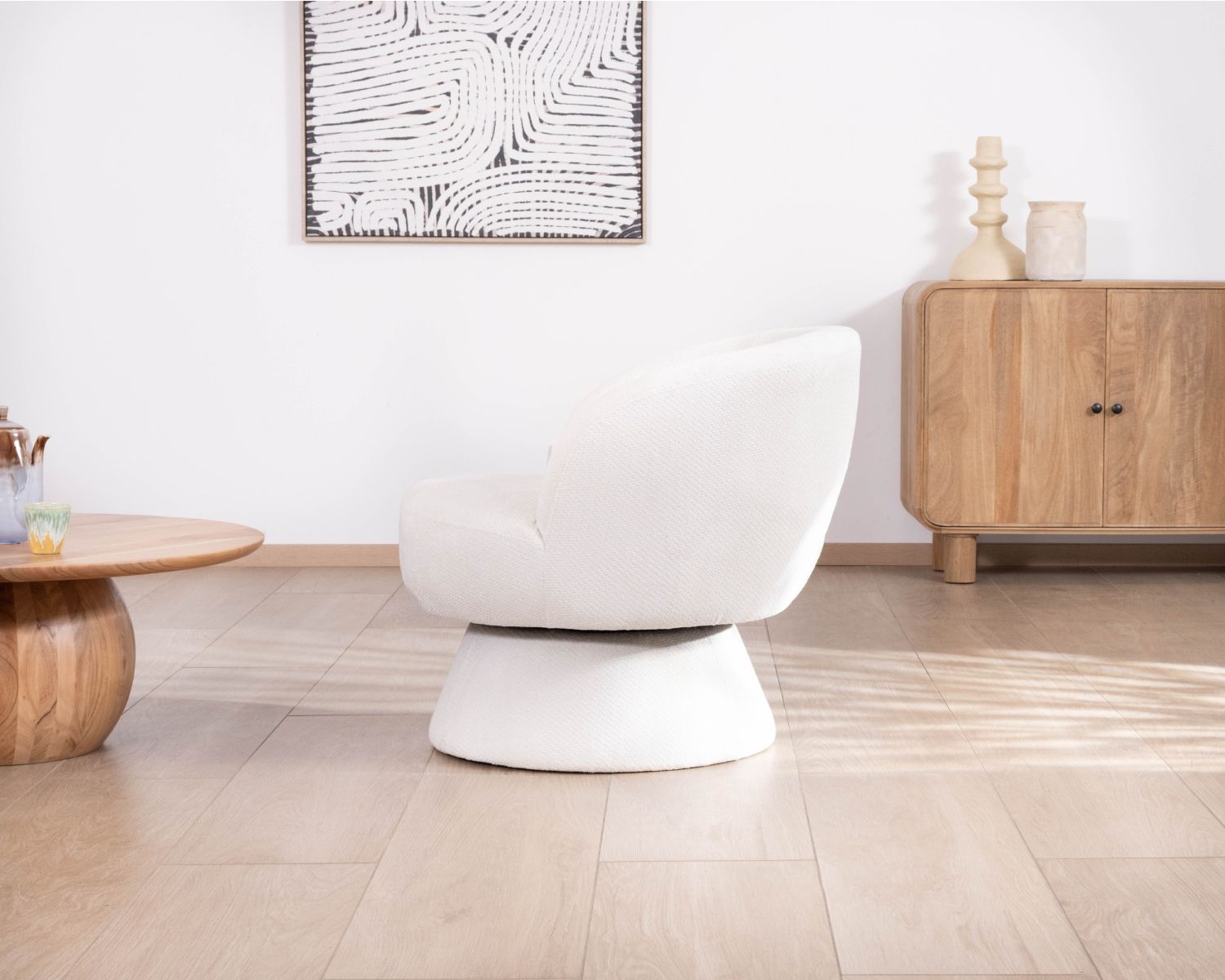 Petite chauffeuse tournante 360° en tissu chenillé blanc "Ladoga"