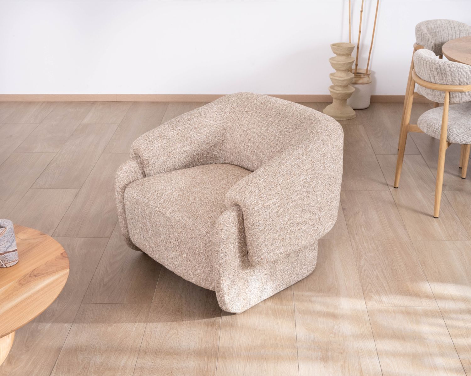 Fauteuil club revisité « Sweet Culture » en tissu marron chiné esprit vintage contemporain