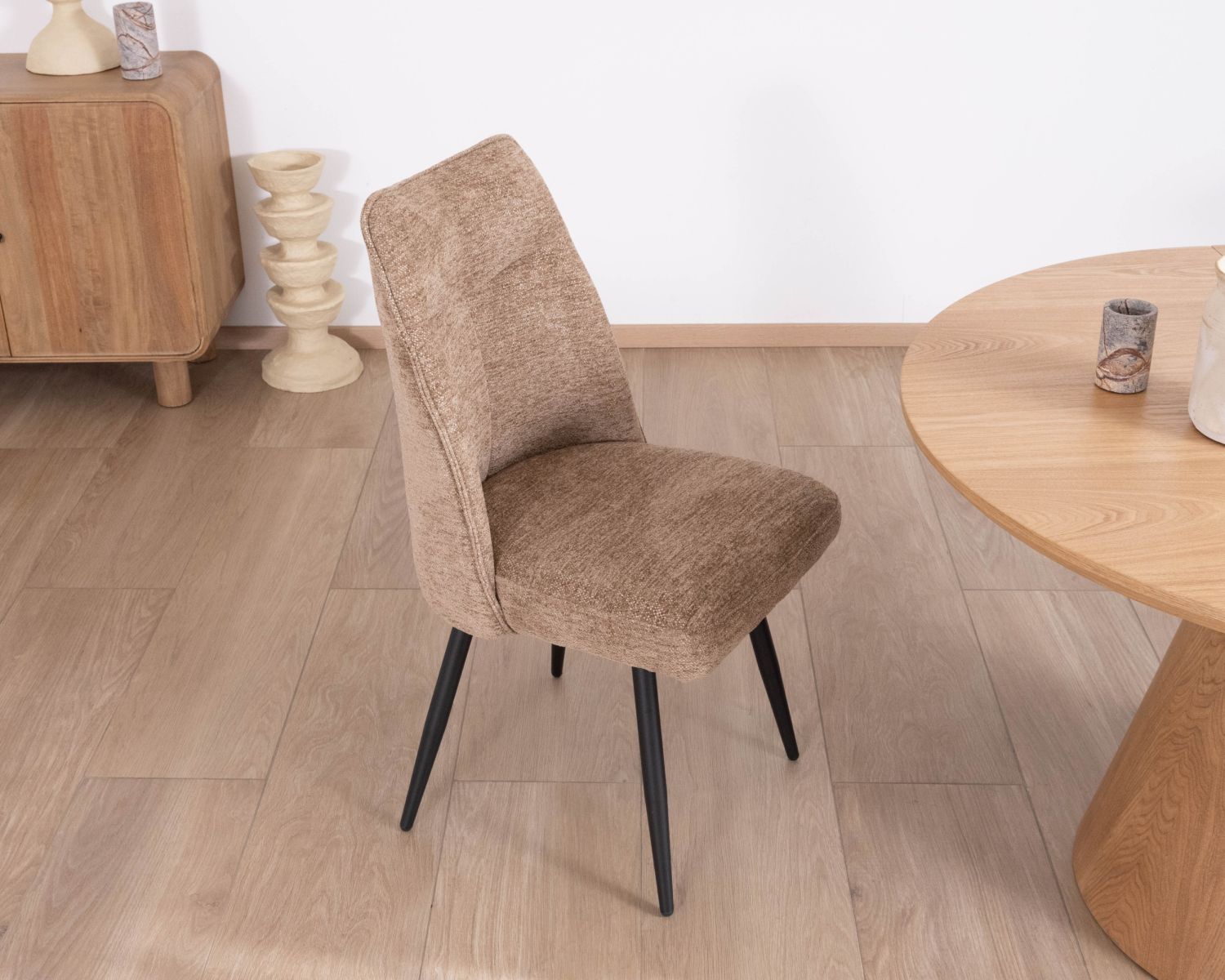 Lot de 2 chaises de repas contemporaines matelassées en tissu bouclette grège "Ondine"