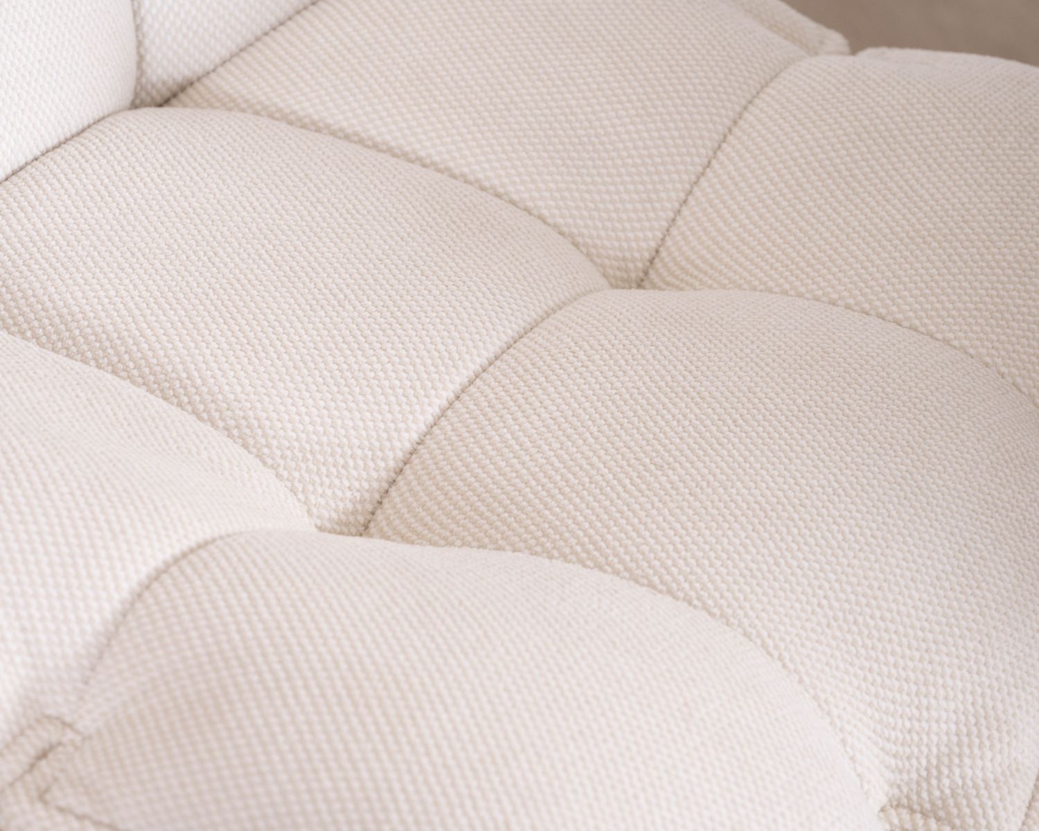 Lot de 2 chaises pivotantes 360° "Cassidy" design et matelassées en tissu blanc cassé