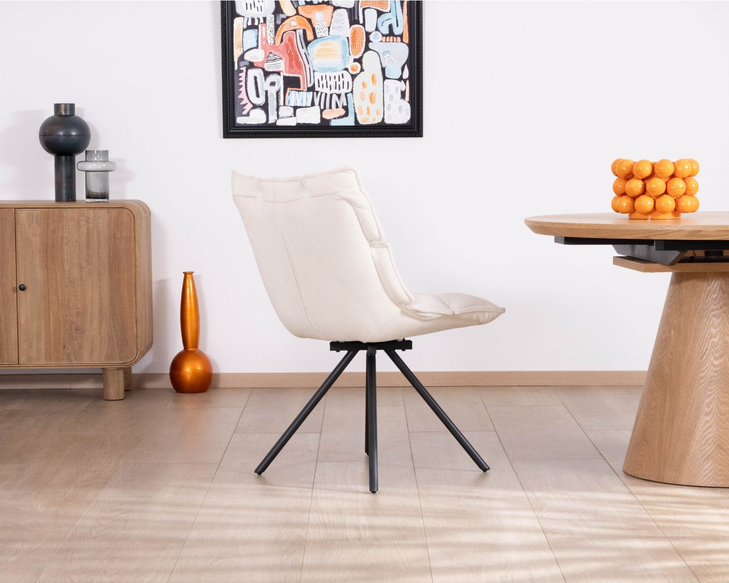 Lot de 2 chaises pivotantes 360° "Cassidy" design et matelassées en tissu blanc cassé