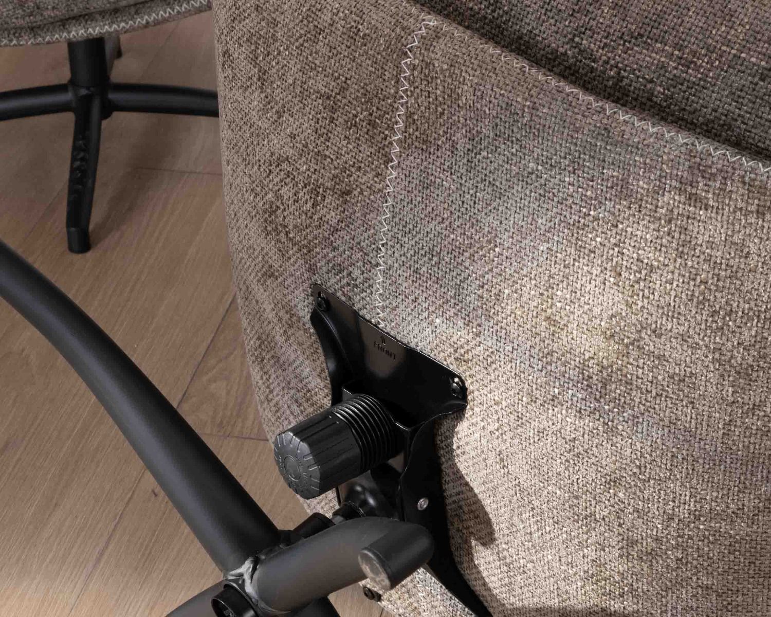 Fauteuil de relaxation vintage avec pouf en tissu taupe "Branson"