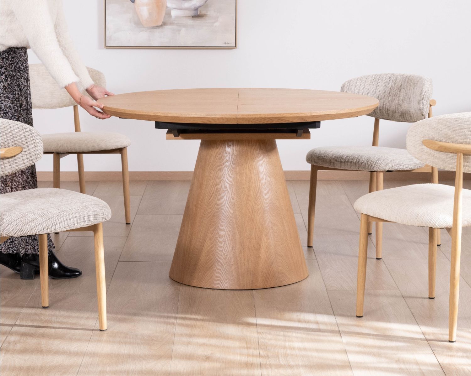 Table à manger ronde 120 cm extensible 160 cm "Oria" style épuré aspect frêne