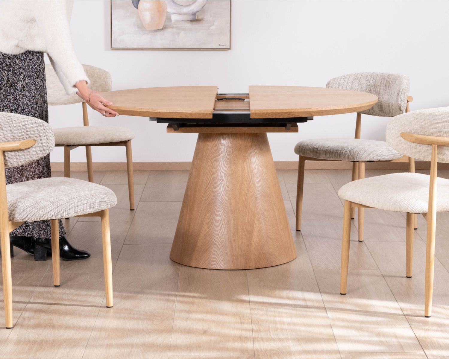 Table à manger ronde 120 cm extensible 160 cm "Oria" style épuré aspect frêne