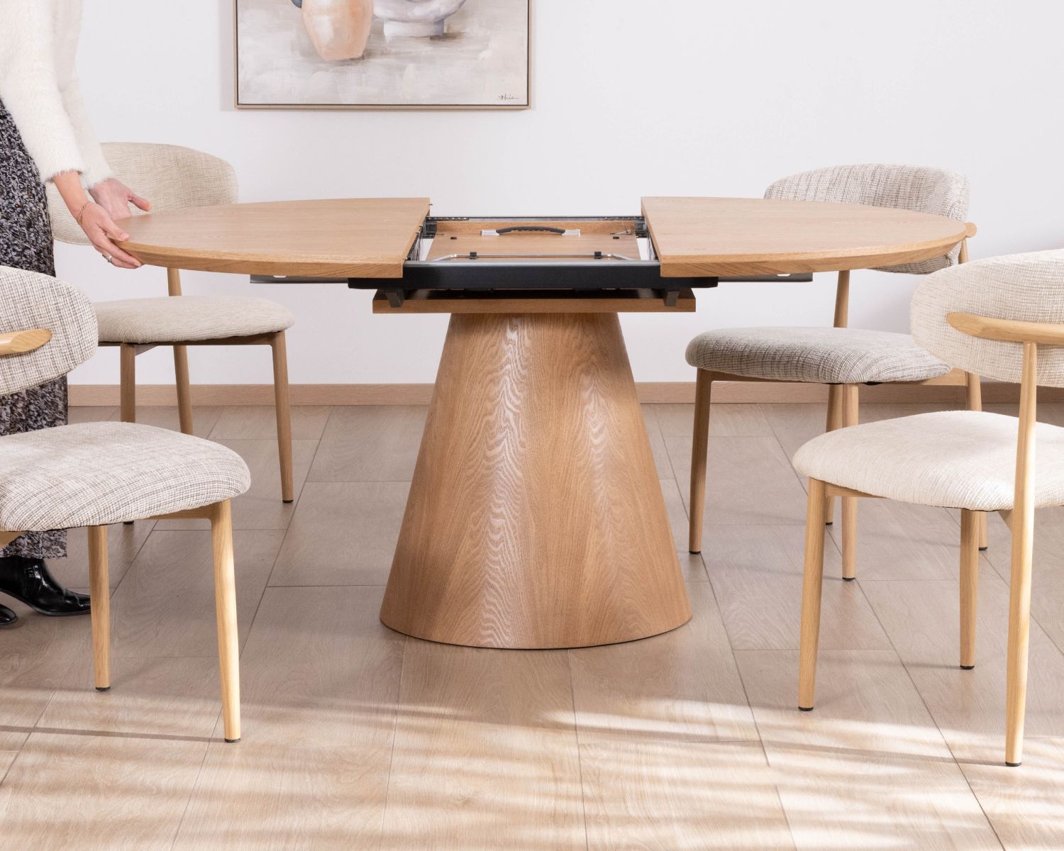 Table à manger ronde 120 cm extensible 160 cm "Oria" style épuré aspect frêne