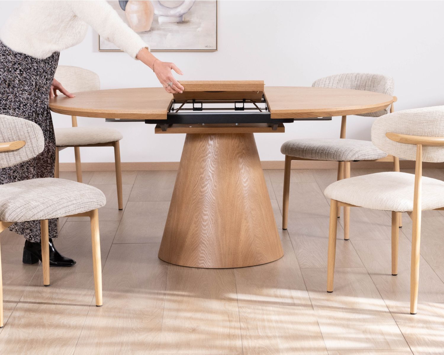 Table à manger ronde 120 cm extensible 160 cm "Oria" style épuré aspect frêne