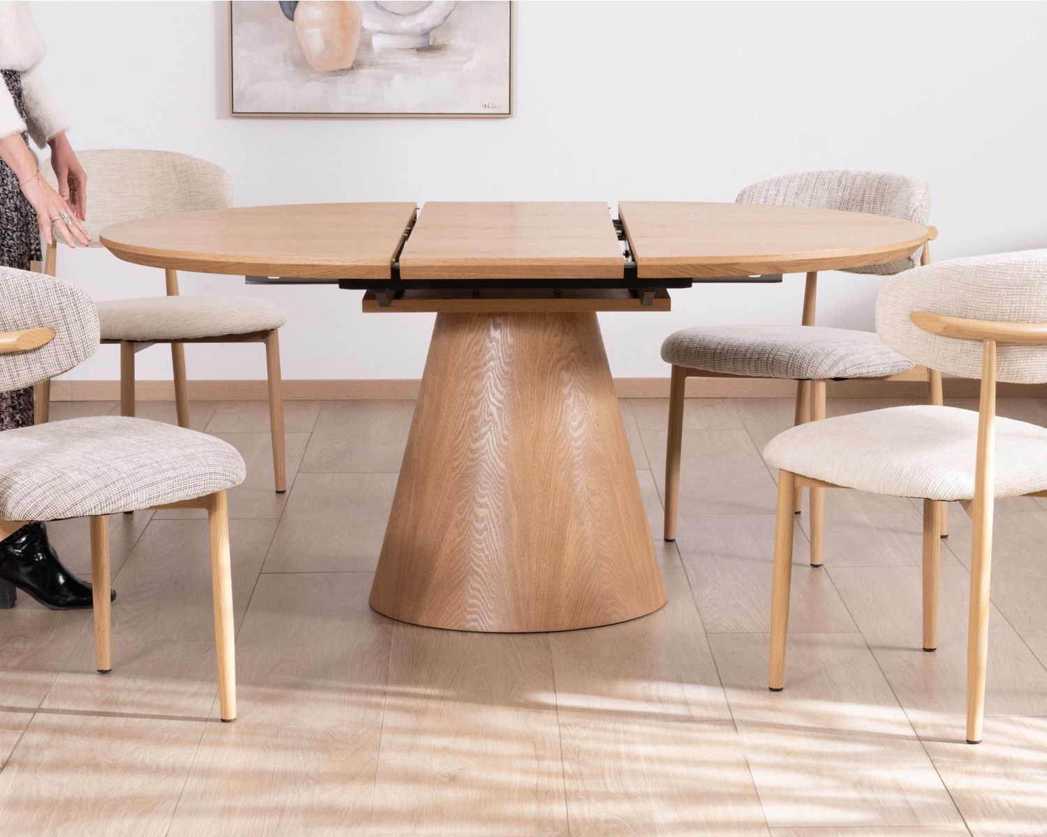 Table à manger ronde 120 cm extensible 160 cm "Oria" style épuré aspect frêne