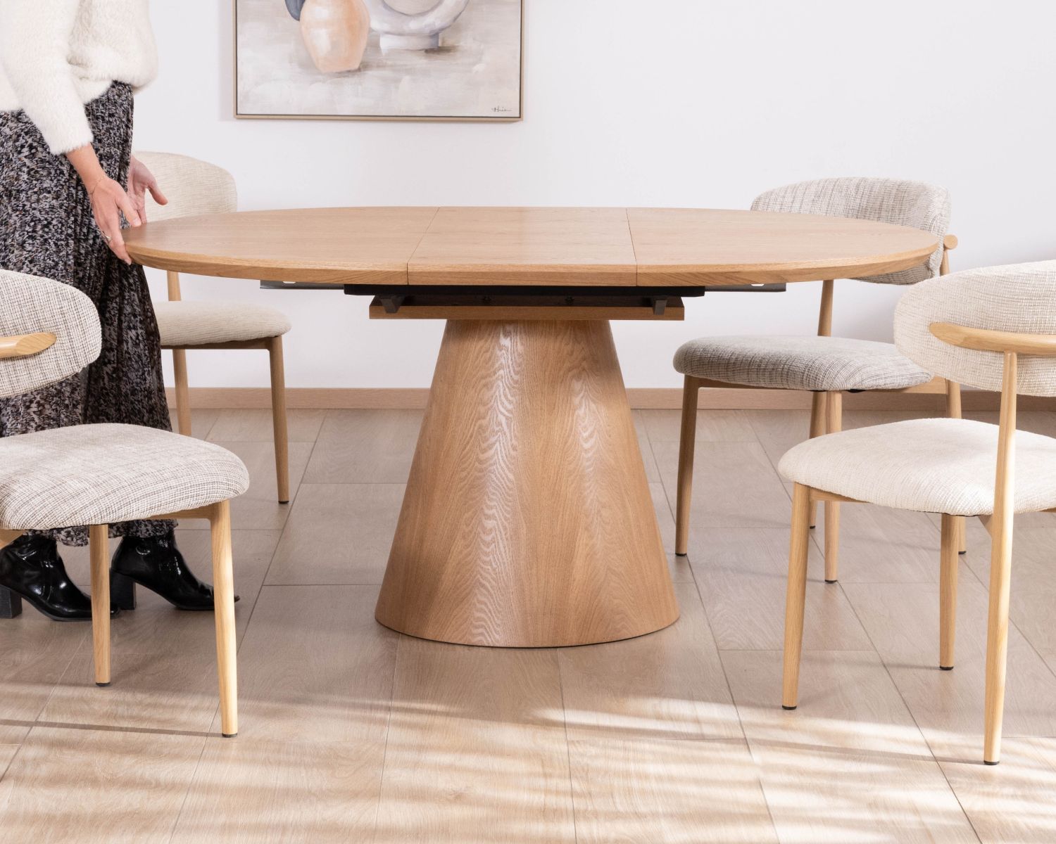 Table à manger ronde 120 cm extensible 160 cm "Oria" style épuré aspect frêne