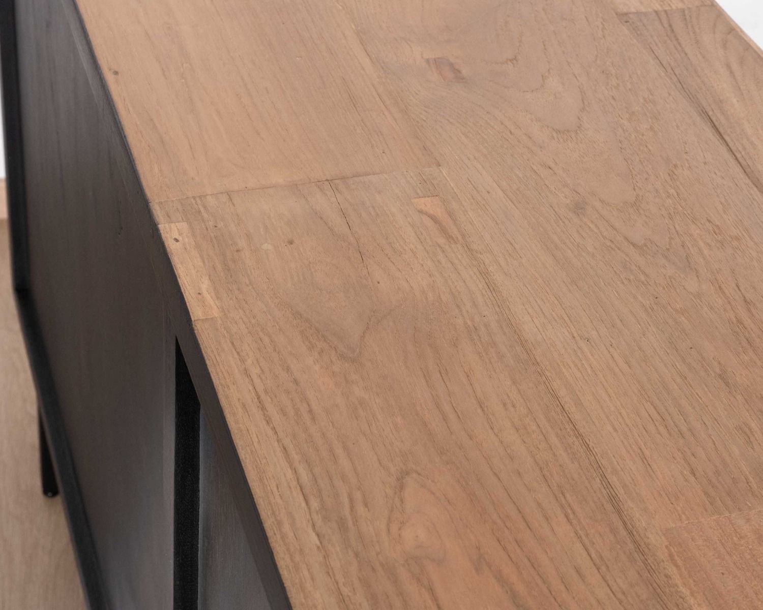 Bahut 3 portes en teck recyclé "Opland" façades crénelées et liserés noirs